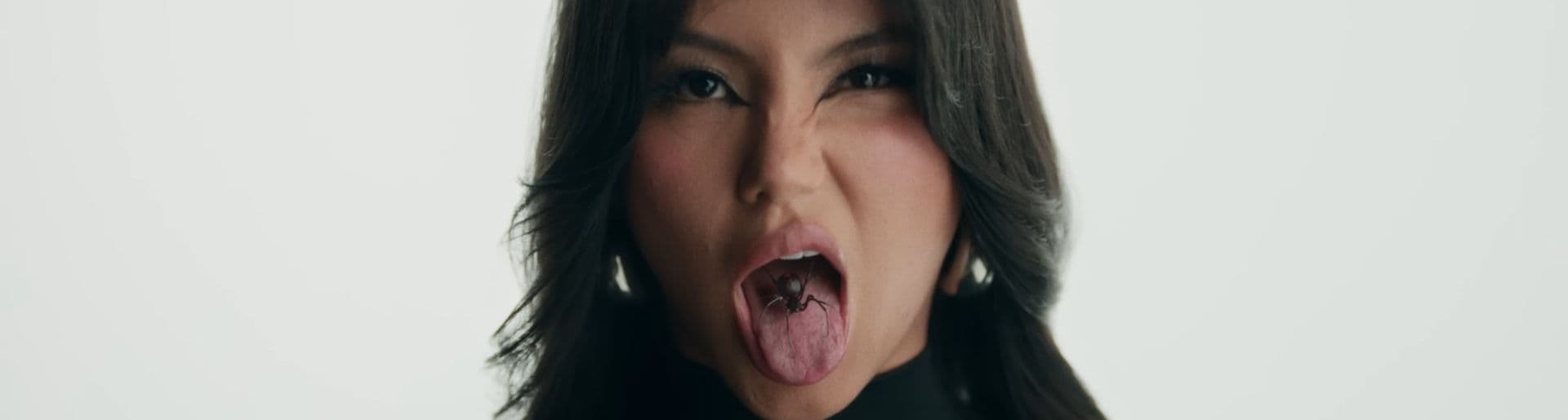 Myke Towers & Peso Pluma — Se Te Nota